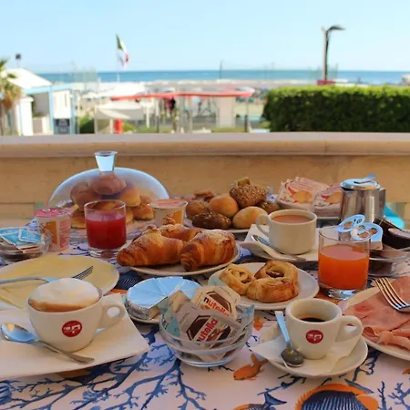 Rex Aparthotel 3*