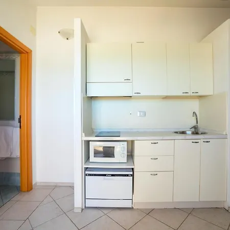 Rex מלון דירות 3*