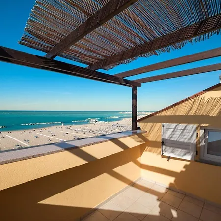 Rex מלון דירות